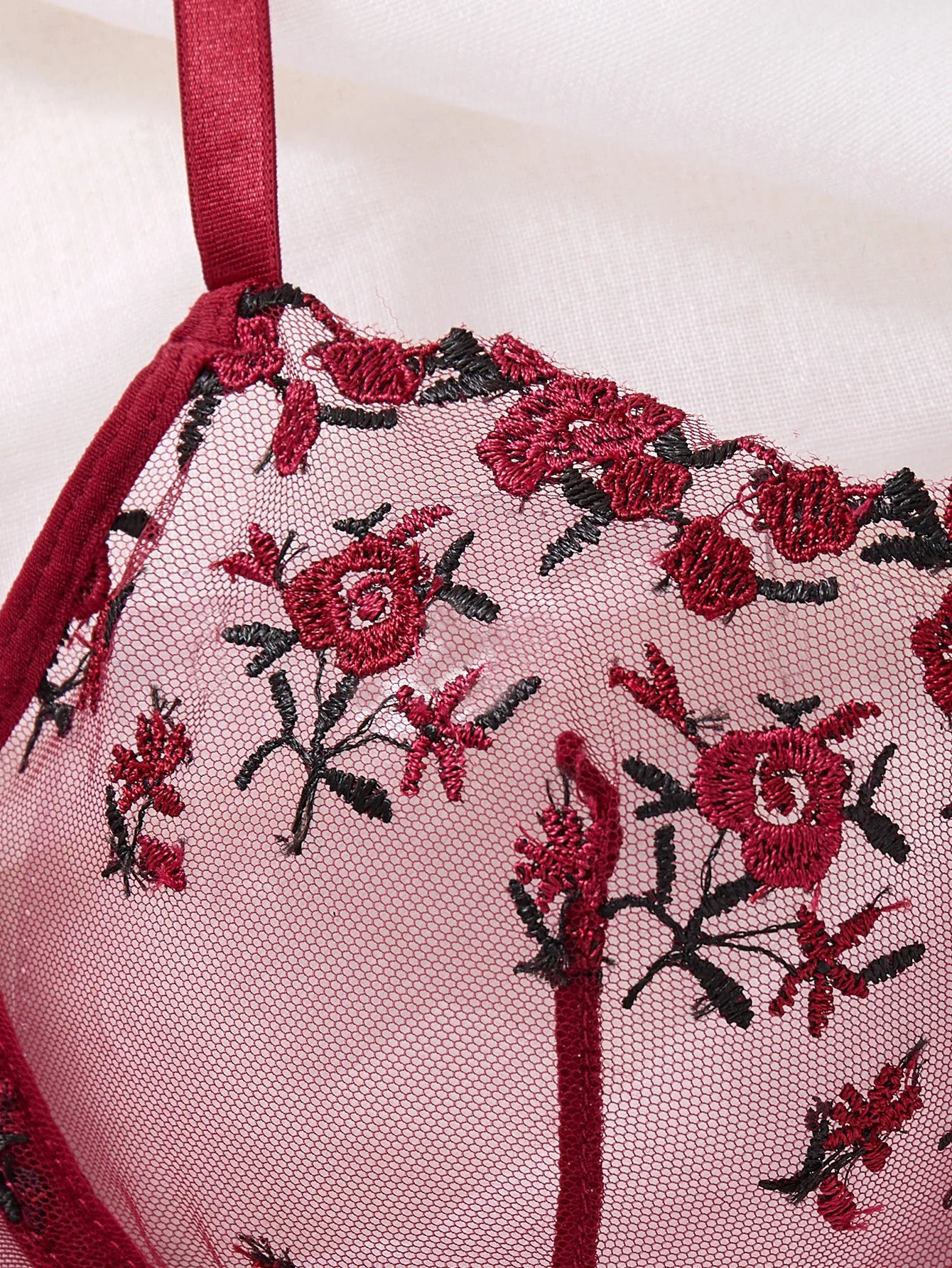 LINCARIE – Embroidered Floral Push-Up Lingerie Set