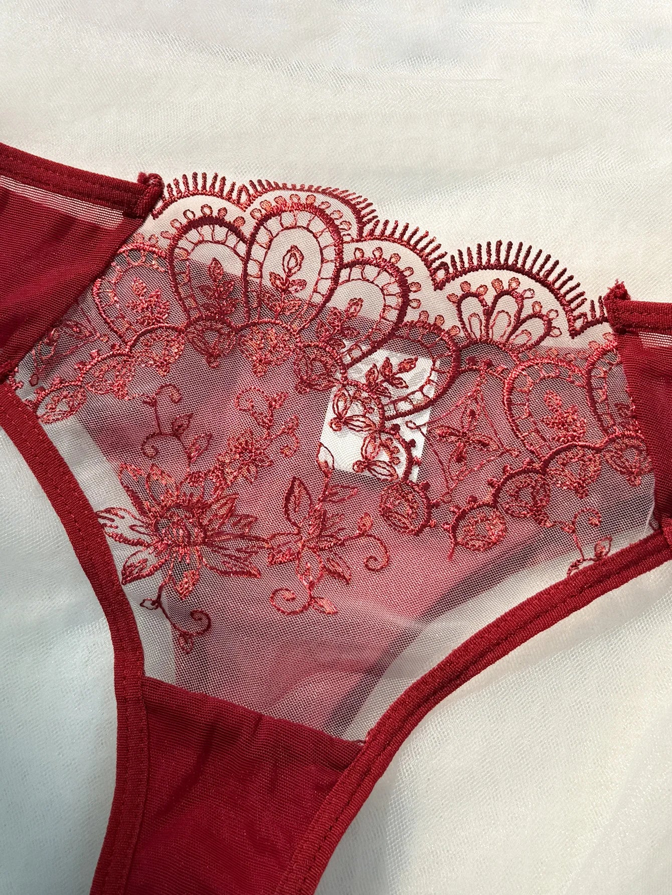 LINCARIE – Embroidered Floral Push-Up Lingerie Set