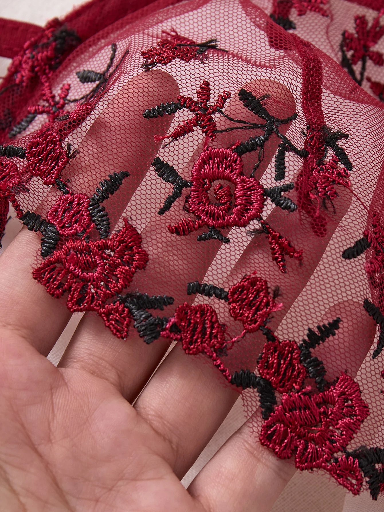 LINCARIE – Embroidered Floral Push-Up Lingerie Set
