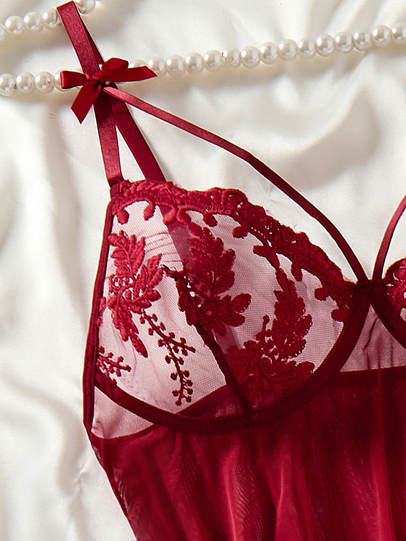 LINCARIE – Embroidered Floral Push-Up Lingerie Set