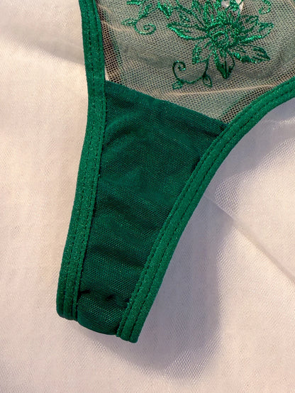 LINCARIE – Embroidered Floral Push-Up Lingerie Set