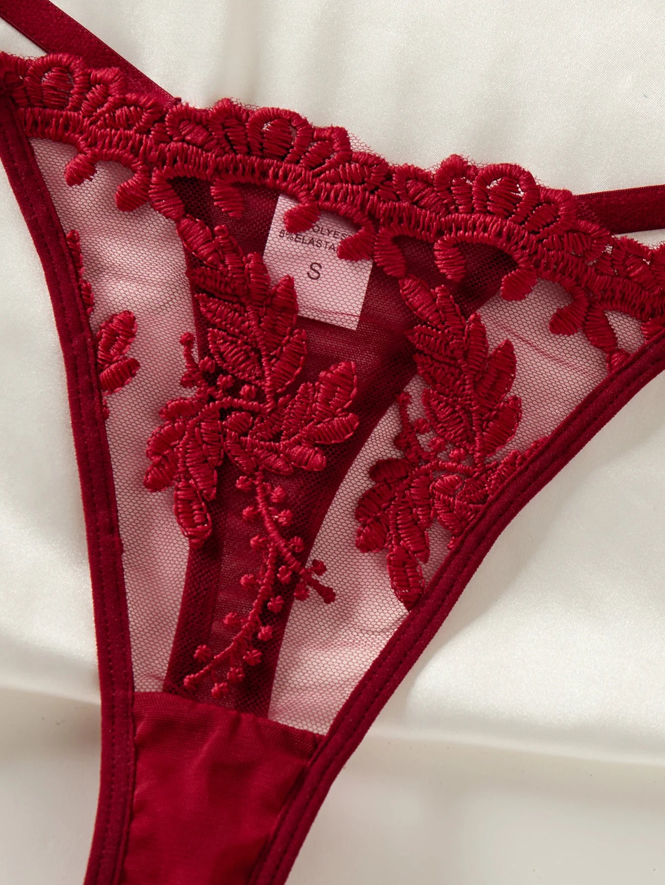 LINCARIE – Embroidered Floral Push-Up Lingerie Set