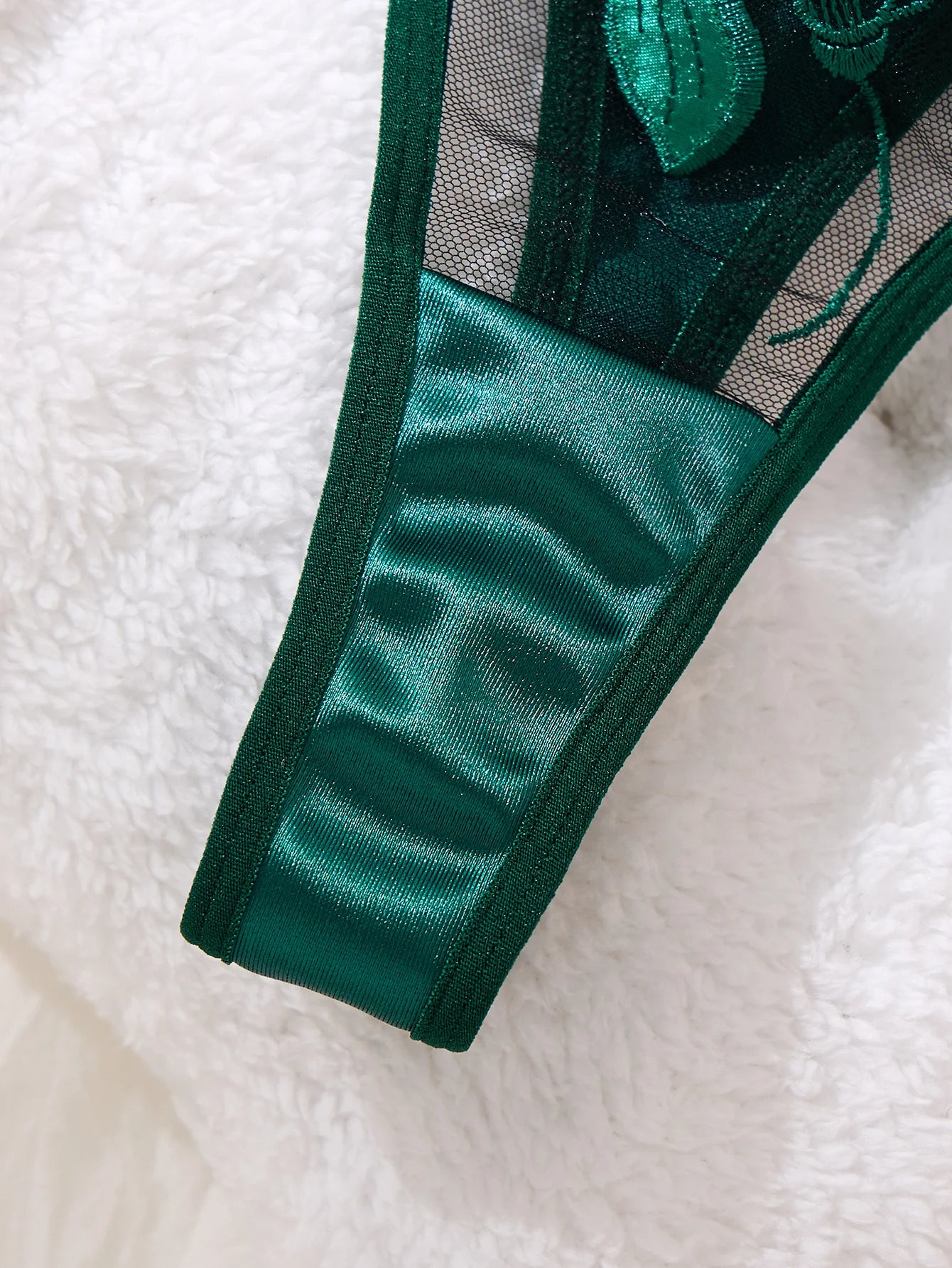 LINCARIE – Embroidered Push-Up Lingerie Set