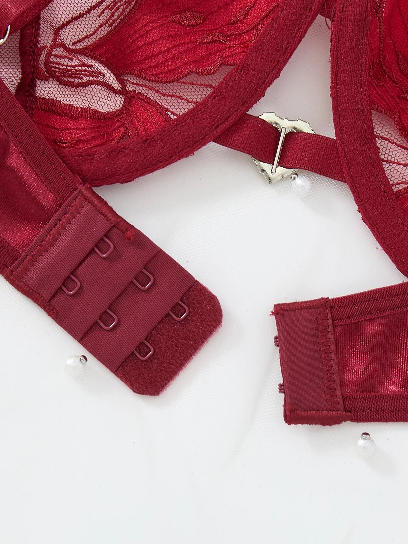 LINCARIE – Embroidered Floral Push-Up Lingerie Set
