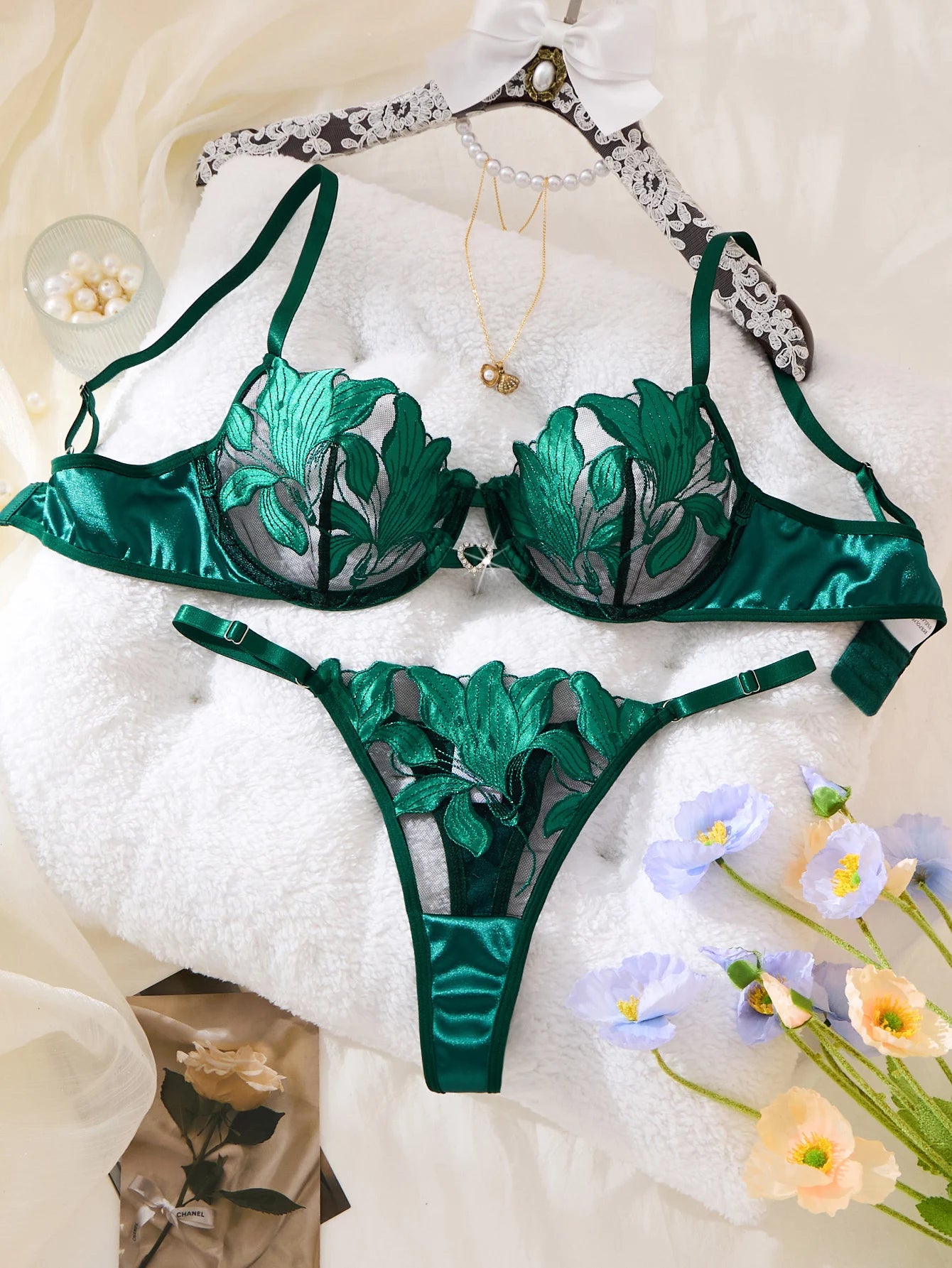 LINCARIE – Embroidered Push-Up Lingerie Set