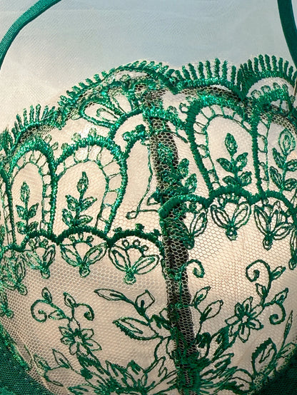 LINCARIE – Elegant Piece Lingerie Set