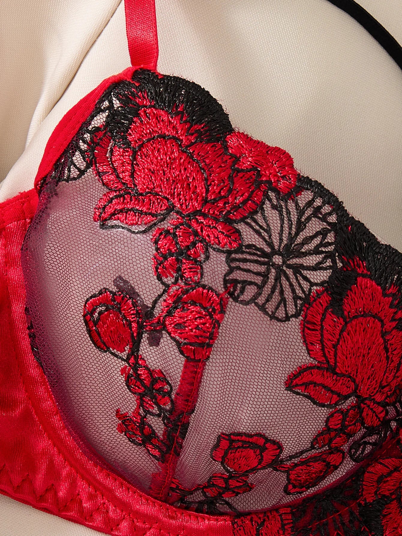 LINCARIE – Women’s Lingerie Set